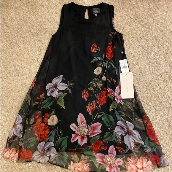 Adrianna Papell Dresses & Skirts - Adrianna Papell New with tag floral mini dress